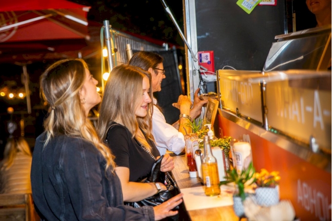American Streetfood + BBQ Catering: Foodtruck Catering für Firmen und Hochzeiten in Würzburg